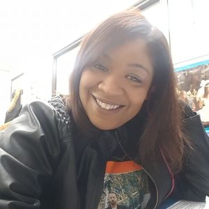 Meet your Posher, Larissa